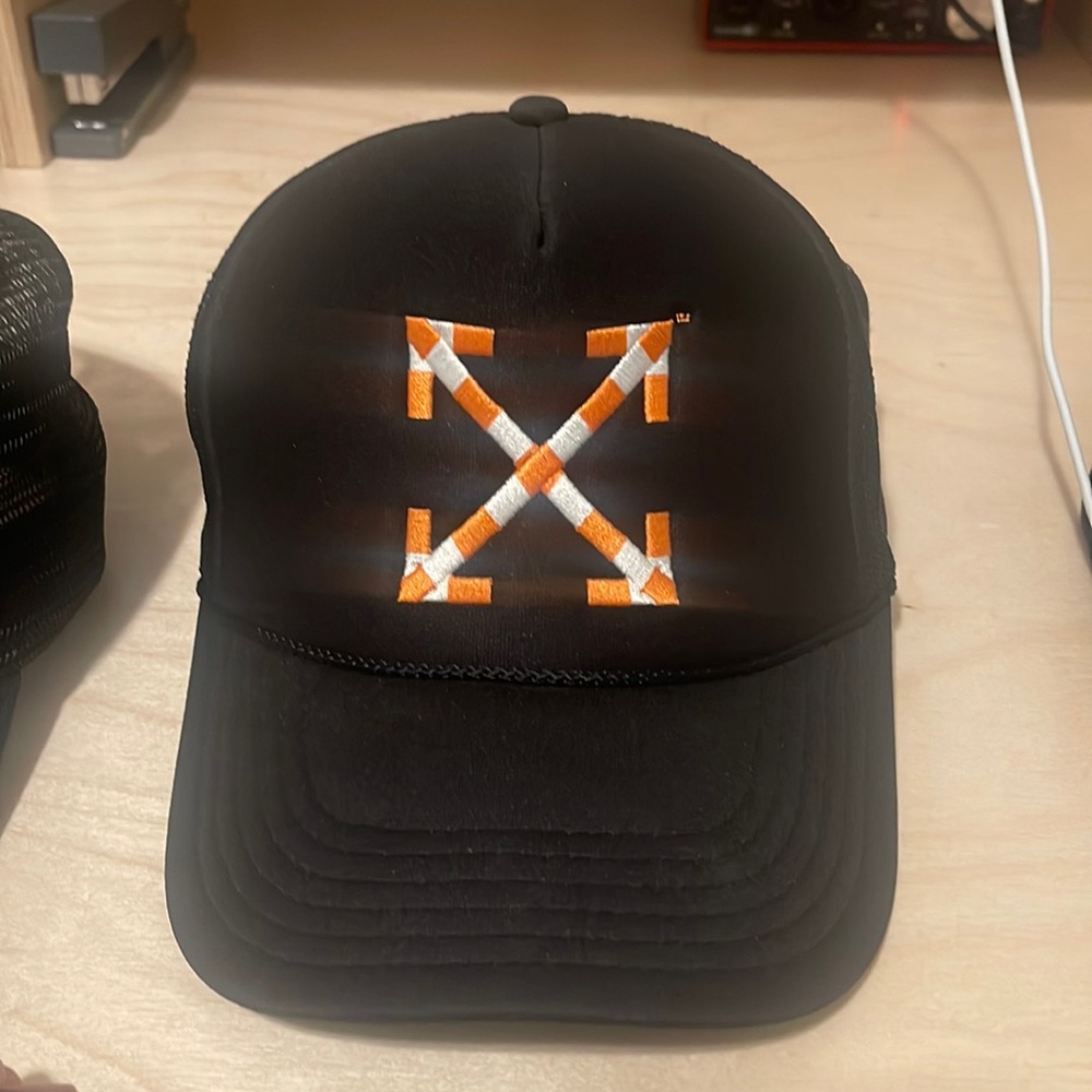Off white hat